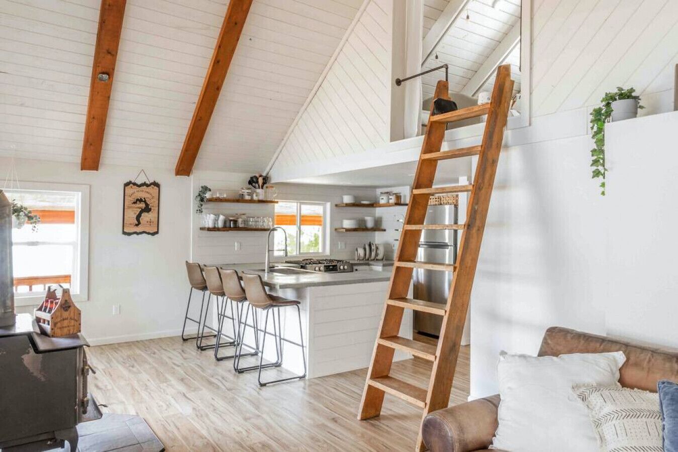 Luxury farmhouse-style Cabin Retreat