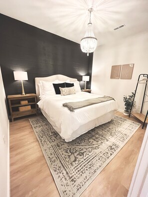 2 bedrooms, travel cot, WiFi, bed sheets