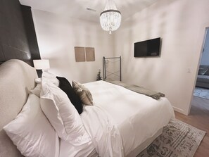 2 chambres, lit de bébé portatif, Wi-Fi, literie fournie