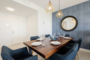 Dining - Luxurious 2 bedroom apartment close to the beach in Estepona (Estepona)
