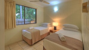 2 bedrooms, iron/ironing board, bed sheets
