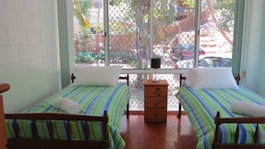 3 bedrooms, iron/ironing board, bed sheets