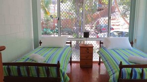 3 bedrooms, iron/ironing board, bed sheets