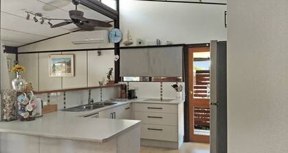 13 Sextant Drive - fantastic pet friendly island home at Nelly Bay