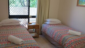 3 slaapkamers, een strijkplank/strijkijzer, beddengoed