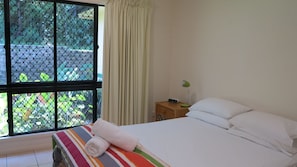 3 chambres, fer et planche Ă repasser, draps fournis