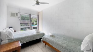 3 bedrooms, iron/ironing board, WiFi, bed sheets