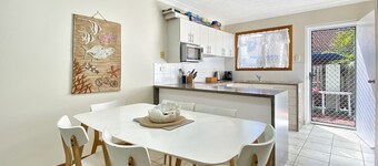 Island Magic Townhouse 5 - Well-equipped, stylish and affordable townhouse at Alma Bay