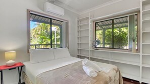 3 chambres, fer et planche à repasser, draps fournis