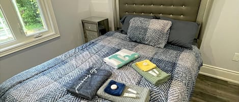3 chambres, bureau, Wi-Fi, draps fournis