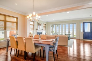 Interior - Spacious beachfront home with decks, gas grill, wet bar, gas fireplace, and W/D (Annapolis)