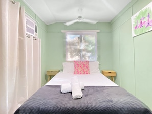 2 bedrooms, bed sheets