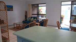 Interior - Magnetic Shores Unit 2 - Charming and cosy island getaway across the reserve to Alma Bay beachfront (Arcadia)