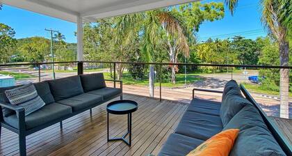The Deck on Picnic