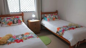 3 bedrooms, bed sheets