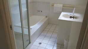 Bathtub