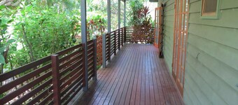 Nelly Bay 47 - Leafy island oasis next to the National Park and 500m to the water's edge