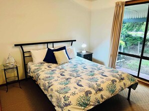 3 bedrooms, bed sheets