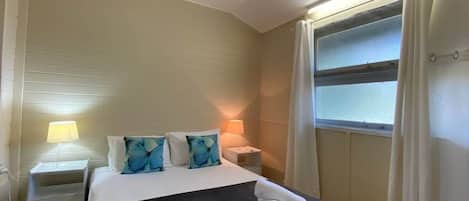 4 bedrooms, bed sheets