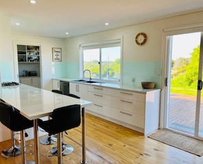Fridge, microwave, oven, dishwasher - C4 Miles - Wood Fire - Sea Views - RC/AC (Robe)