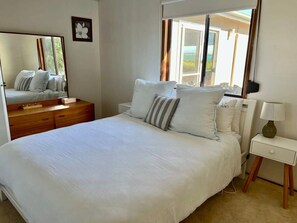 3 bedrooms, bed sheets