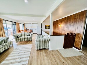 Interior - Just A Glimpse Shack- Pet friendly outside (Robe)