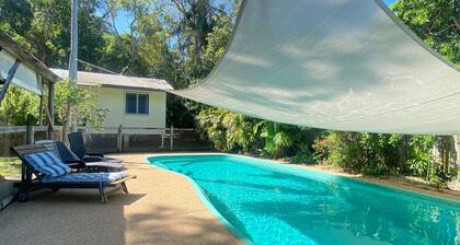 The Captain's Manor on Cook 8 - Compact, affordable and just minutes to Alma Bay