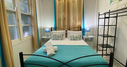 The Captain's Manor on Cook 8 - Compact, affordable and just minutes to Alma Bay