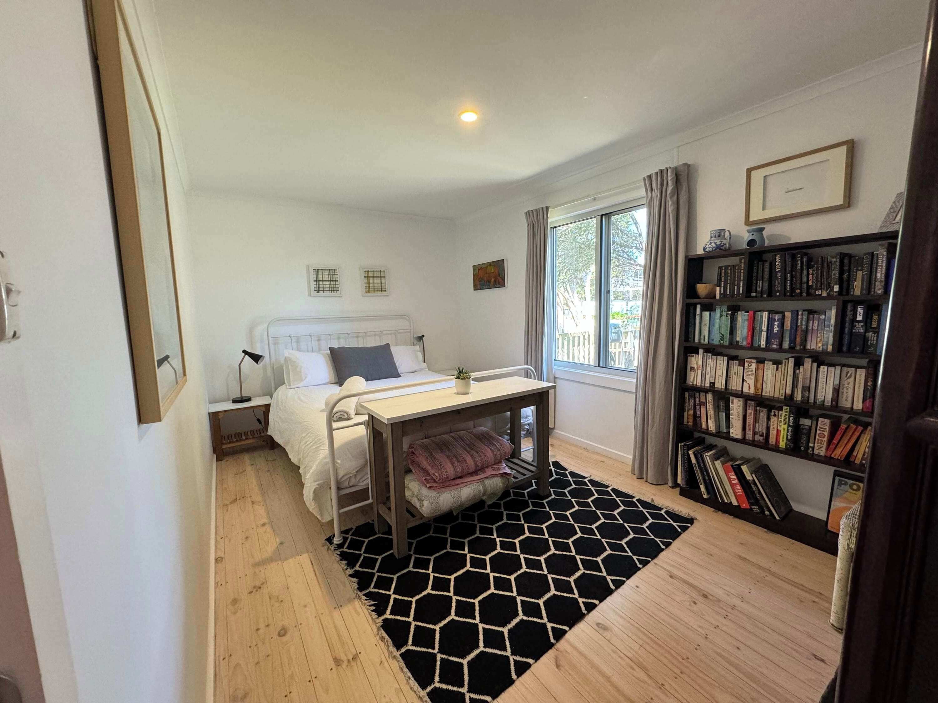 3 bedrooms, bed sheets