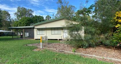 Whitehaven 2 - An affordable Queenslander in picturesque Picnic Bay
