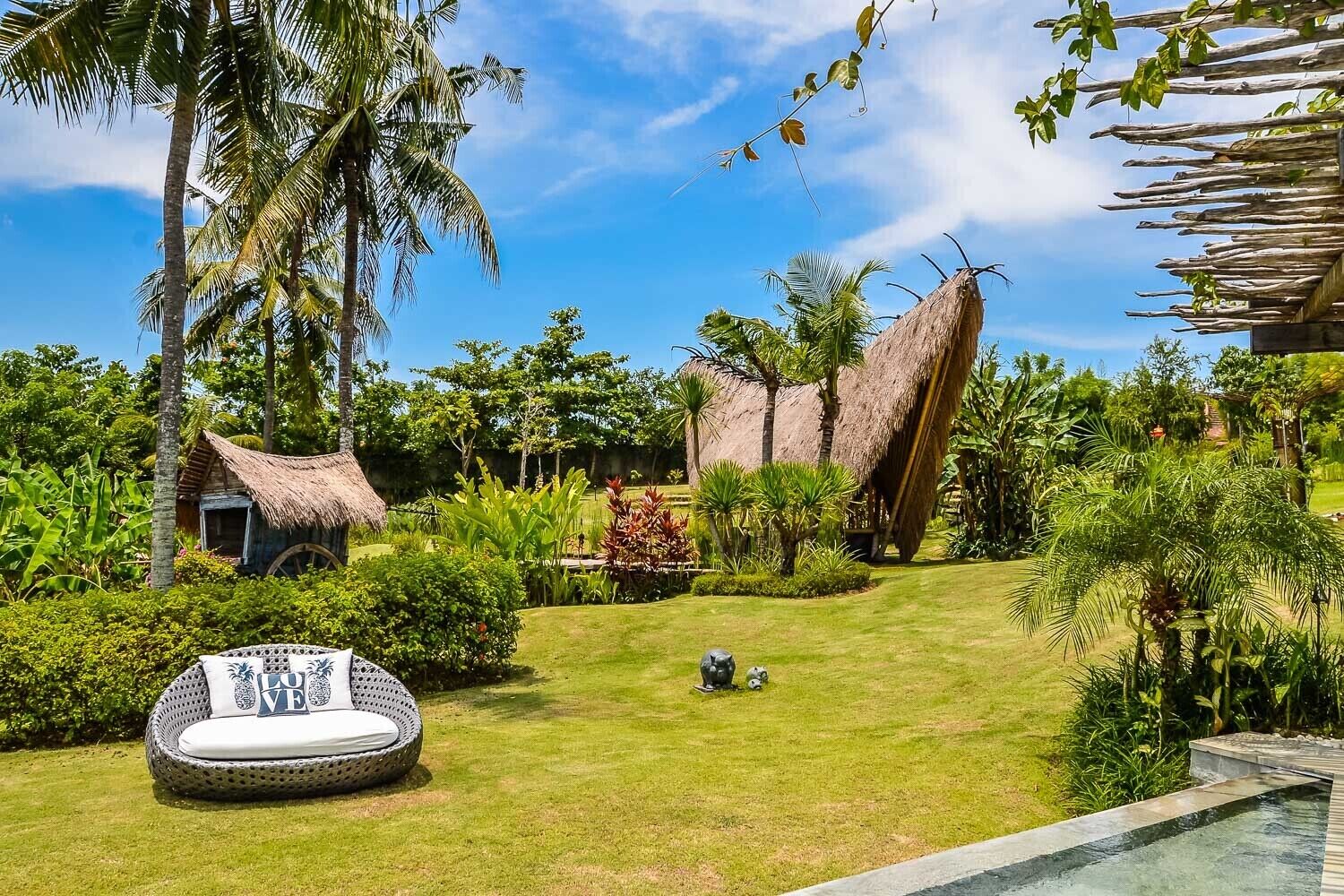 المنطقة المحيطة بالمنشأة