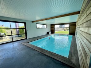 Innenpool, beheizter Pool