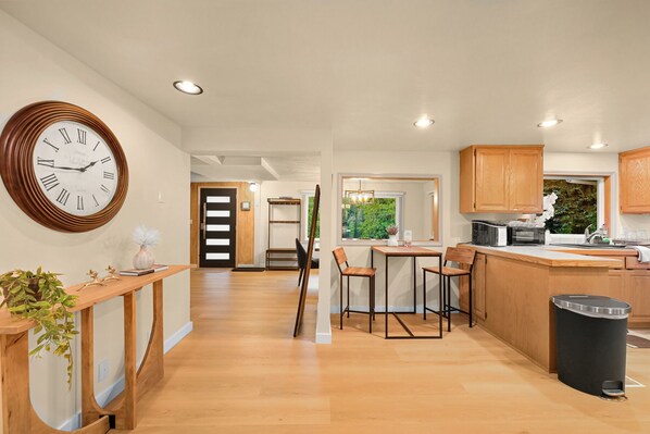 Interior - Relaxing Lakeside Bungalow,Steps to Lake Samish Park to enjoy lake activities  (Bellingham)