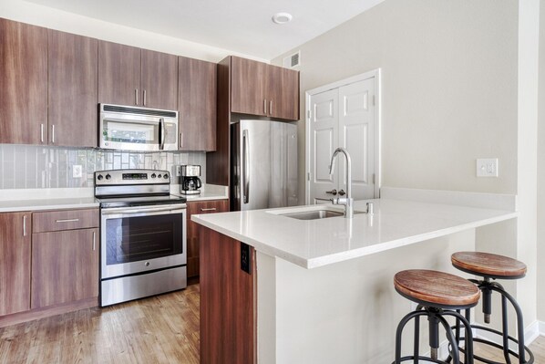 Fridge, microwave, oven, dishwasher