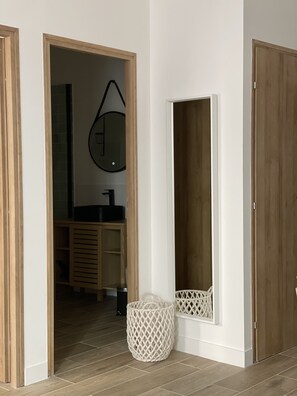 Interior - New apartment on the Port of Cassis, 3 minutes from the beach! (Cassis)