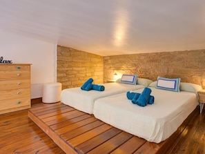 2 habitaciones, tabla de planchar con plancha y acceso a internet
