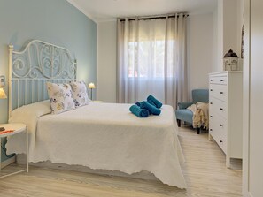 2 makuuhuonetta, silitysrauta/-lauta, internet, vuodevaatteet