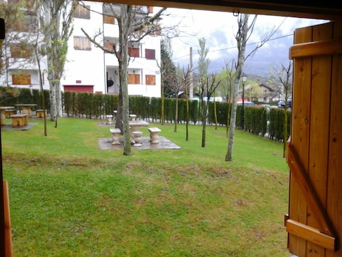 Modest apartment in the Aragonese Pyrenees mountains. Altruistic rent.
