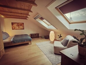 2 bedrooms, bed sheets