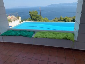 Outdoor pool - A very nice villa with special sea view ! (Theologos)