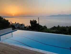 Outdoor pool - A very nice villa with special sea view ! (Theologos)