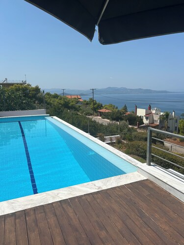 A very nice villa with special sea view !