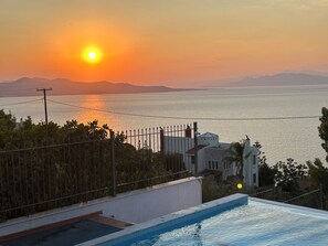 Outdoor pool - A very nice villa with special sea view ! (Theologos)