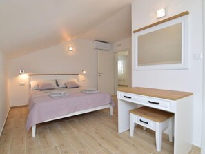 4 bedrooms, free internet