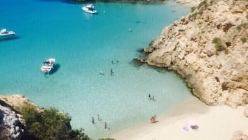 Plage à proximité, chaises longues