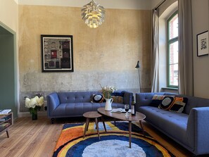 Smart-TV, Kamin, DVD-Player