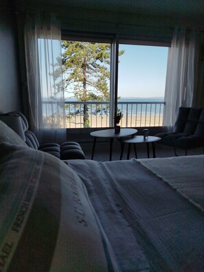 1 dormitori, planxa i posts de planxar, wifi i roba de llit 