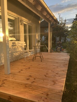 Terrace/patio - Ferienhaus mit Wasserblick, Ruhig im Grünen (Mölschow)