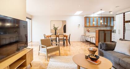 Elwood Sanctuary - walking distance to the beach