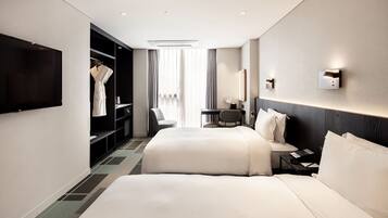 In-room safe, desk, laptop workspace, blackout drapes